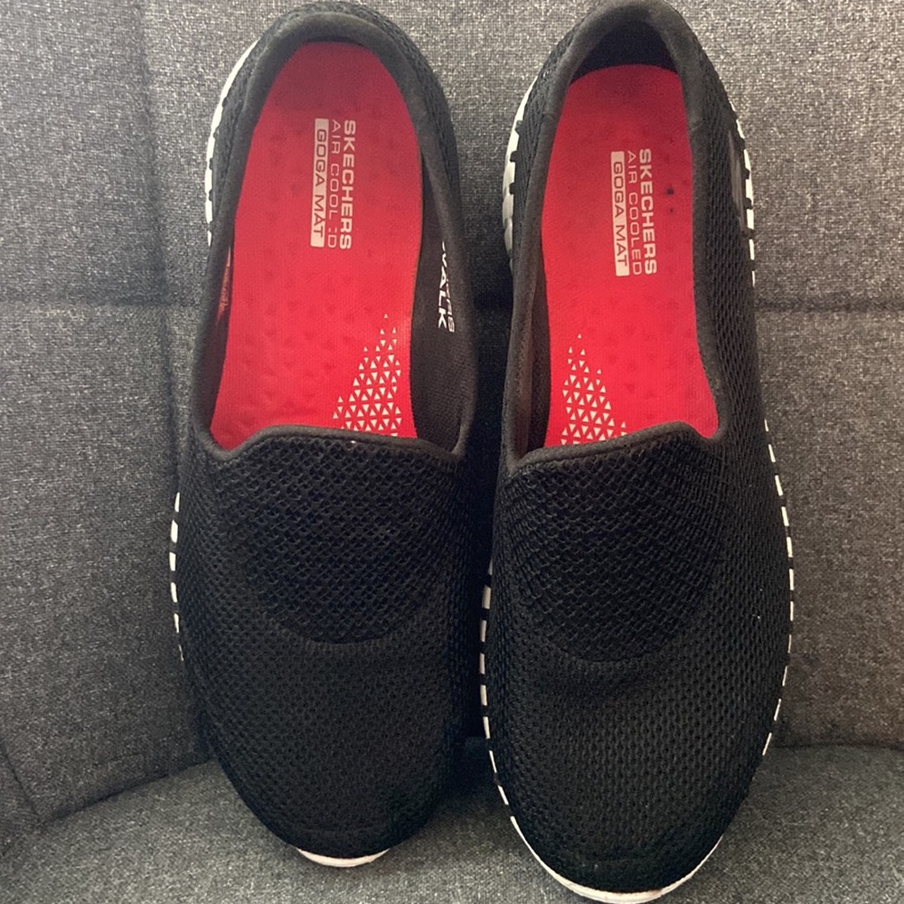 SKECHERS “GOGA” Black Go Walk Slip-On Sneakers Size 8 - Picture 7 of 7